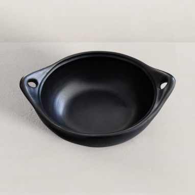 Cocotte en céramique noire La Chamba - 34 x 26 x 13 cm - 6 à 8 pers.